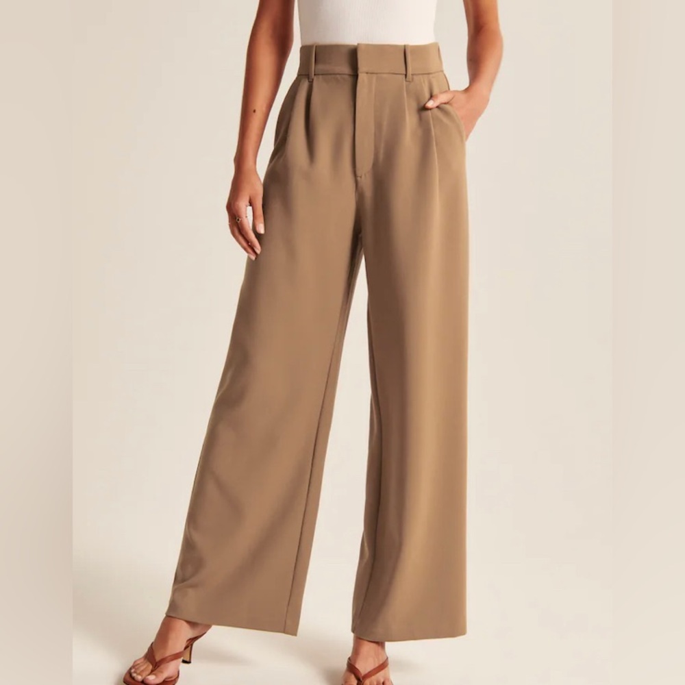 Abercrombie & Fitch Tailored Wide Leg Pant